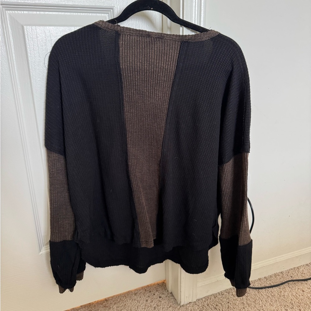 POL sweater - Picture 3 of 3